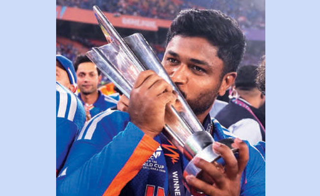 ചരിത്രത്തിലിടംപിടിച്ച ലോകകപ്പ് കിരീടനേട്ടം